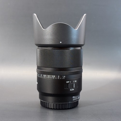 MINT - Yongnuo YN33mm f/1.4 Pro APS-C Autofocus Prime Lens for Sony E-mount - Picture 16 of 17