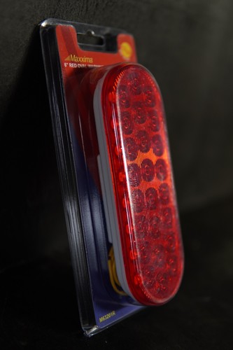 Maxxima M63201R LED Warning 6'' Oval Red Gromet Mount 7 Flash Patterns Dual Volt - Picture 2 of 3