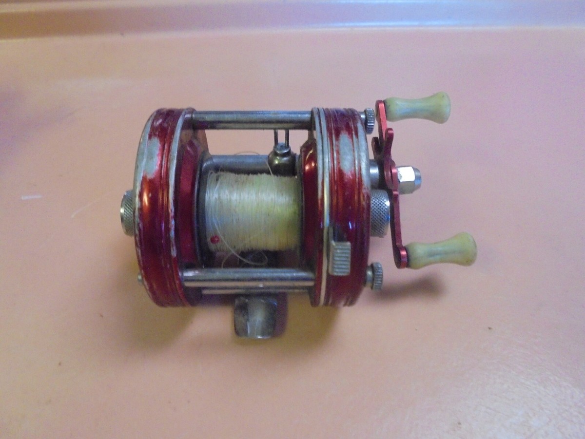 Vintage Abu Ambassadeur 5000 casting reel four screw model