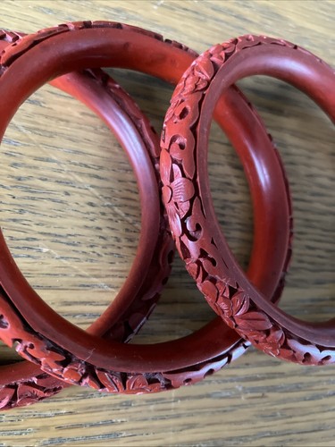 Three Matching Vintage Cinnabar Bangles Hand Carved Oriental Red Flowers - Picture 3 of 11