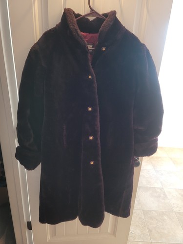 Fur faux long Rothschild deep purple! Sz 14 Women's coat. Excellent! - Picture 7 of 11