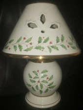 LENOX Holiday Christmas Candle Lamp ~ Tealight Holly And Berries With Shade NEW