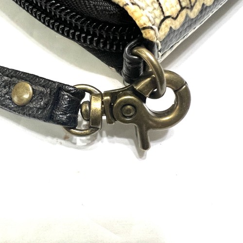 SakRoots Wallet Black & Cream Abstract Print All Over Wristlet Full Zip Around - Picture 15 of 22