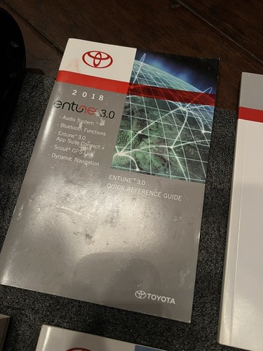 2018 Toyota Camry Owner's Manual Complete Set OEM Including Case 🚨 - Picture 5 of 6