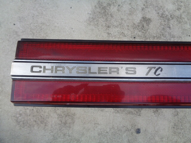 1990 CHRYSLER TC MASERATI REAR CENTER TAILLIGHT TAIL LIGHT REFLECTOR PANEL OEM