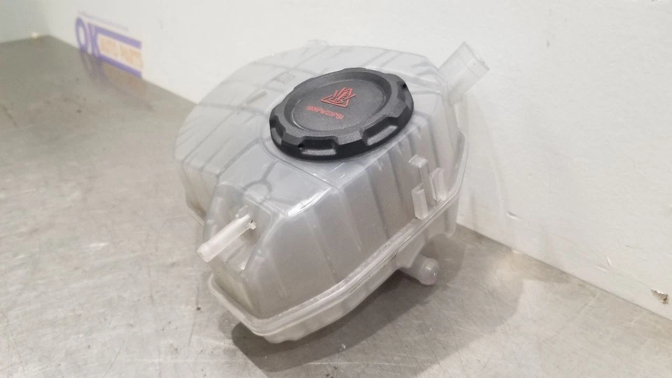 24 VOLKSWAGEN GOLF R MK8 DEPÓSITO DESBORDAMIENTO Foto 3 de 4