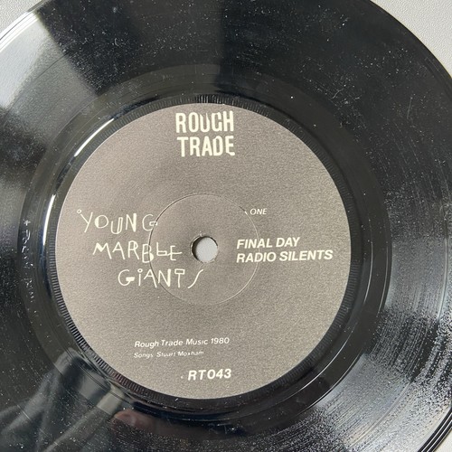YOUNG MARBLE GIANTS - 'FINAL DAY' 45 UK ROUGH TRADE RT043 1980 1st Press EX/VG+ - Imagen 4 de 5