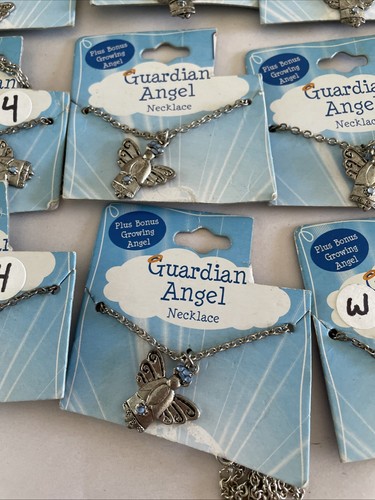 Collar de cadena tono plata con ángel de la guarda con colgante de pedrería 17 - Imagen 3 de 4