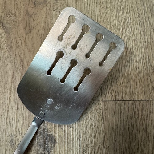 Vintage Ekco USA Slotted Spatula Turner Kitchen Utensil 12.5" Tan Plastic Handle - Picture 2 of 6