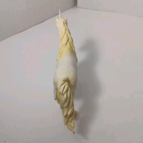 Figura Unicornio Greenbrier International Pegaso Juguete Blanco Amarillo Mítico - Imagen 4 de 5