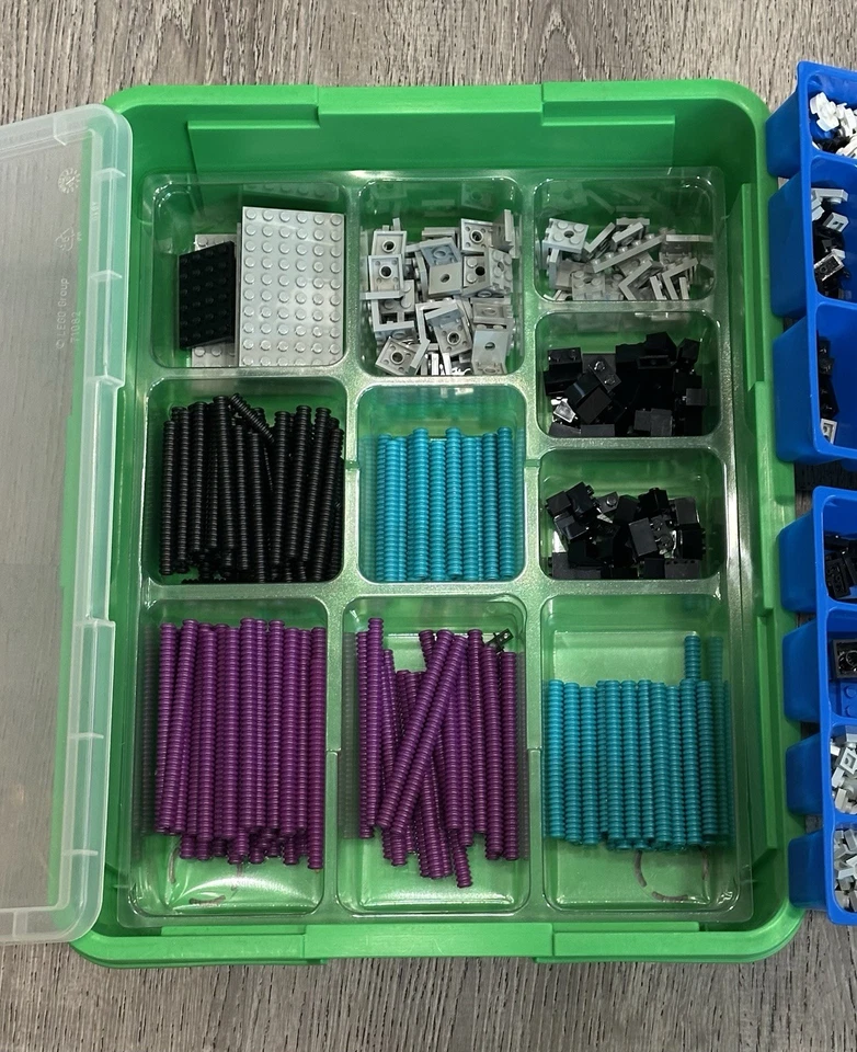 LEGO Dacta Technic Assorted Lot of Mix of Bricks, Wheel, Pins, Hoses w/Bin - Image 4 of 4