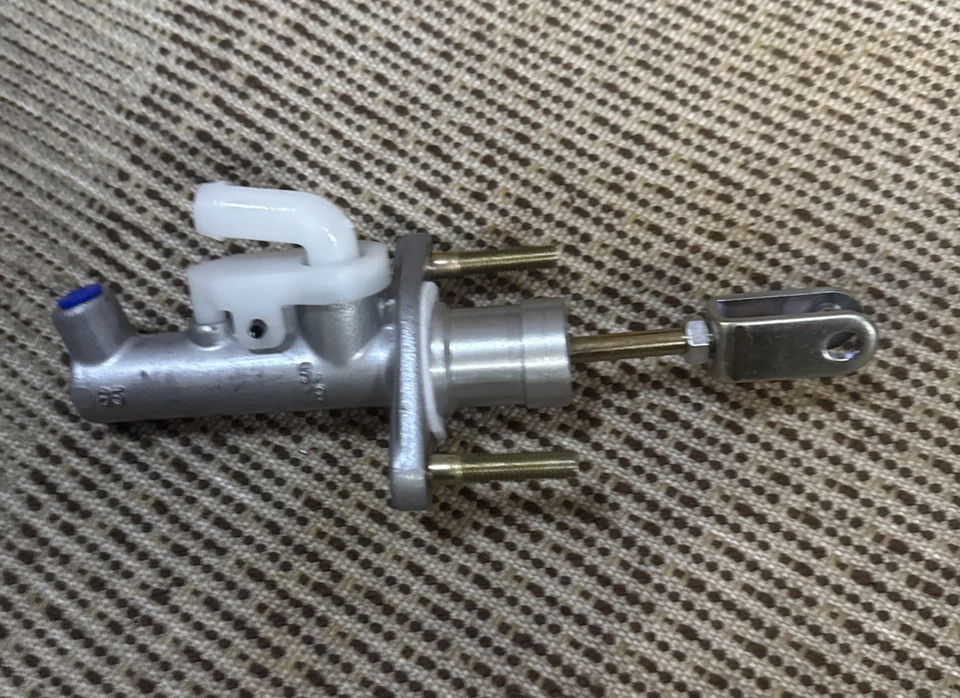 Cilindro mestre de embreagem compatível com Nissan 350Z 2003-2006 - Imagem 4 de 4