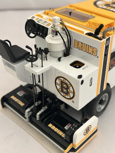 Danbury Mint 1/24 Scale Boston Bruins NHL 1978 Zamboni Model 500 RARE🔥🔥🔥 - Picture 14 of 21