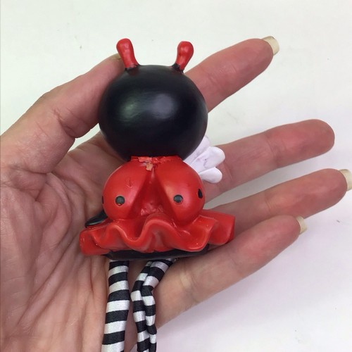 Statuina Cracker Barrel Small Lady Bug Shelf Sitter con fiori seduta 3" - Foto 3 di 5
