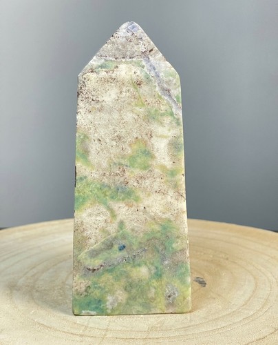 Fluorescent Sodalith Obelisk- 770 g - Picture 3 of 7