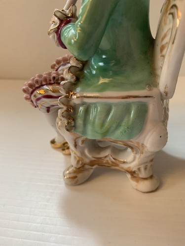 VINTAGE BONE CHINA LACE Women & Man with FLUTE FIGURINE - Picture 8 of 11