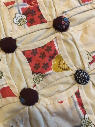 NEW Cathedral Window Hand Stitched Hand Quilted Quilt W Handmade/Stuffed Buttons - Picture 5 of 24