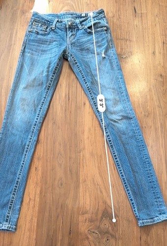 Pantalones de mezclilla ajustados para mujer Miss Me azul JP6103S, talla 26, lavado medio - Imagen 9 de 10