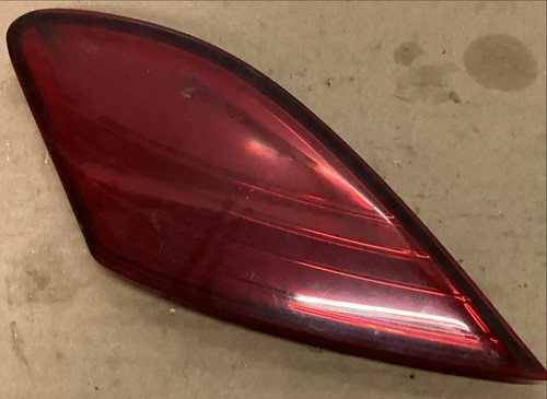 06-10 LEXUS SC430 REAR DRIVER LEFT SIDE TRUNK REFLECTOR TAIL LIGHT TAILLIGHT - Picture 2 of 3
