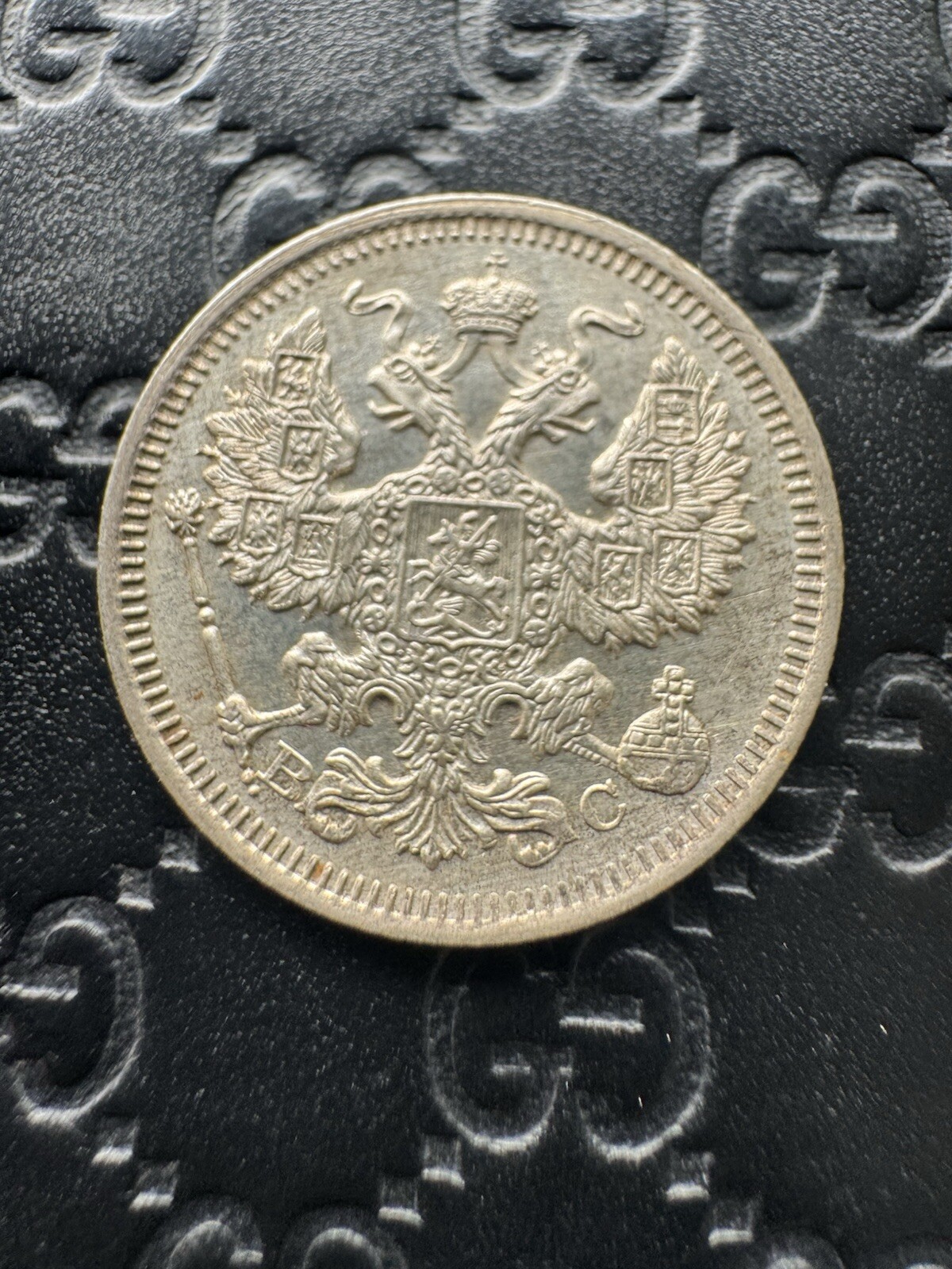 Photo 2/4