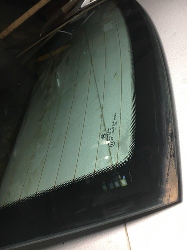 06-10 Volkswagen VW JETTA Wolfsburg 2.5 L BACK REAR WINDSHIELD GLASS w/ Wire OEM - Picture 7 of 12