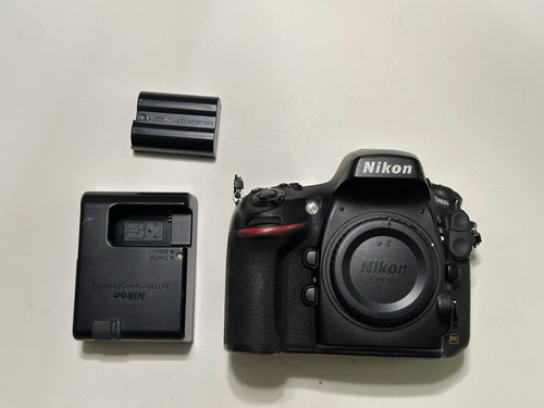 Nikon D800 body black with battery and charger
