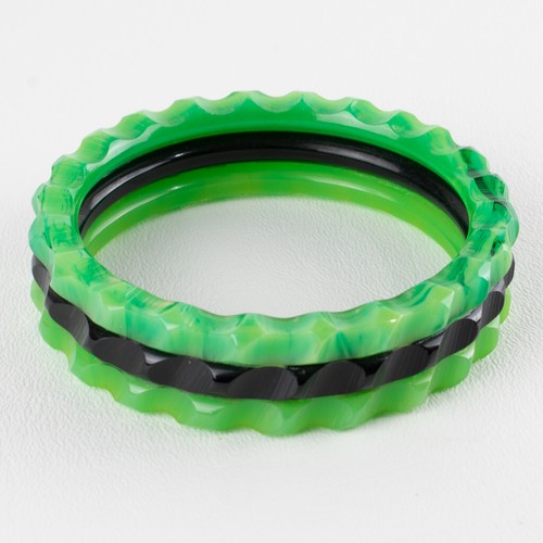 Vintage Bakelite Bracelet Bangle Carved and Laminated Turquoise Green and Black