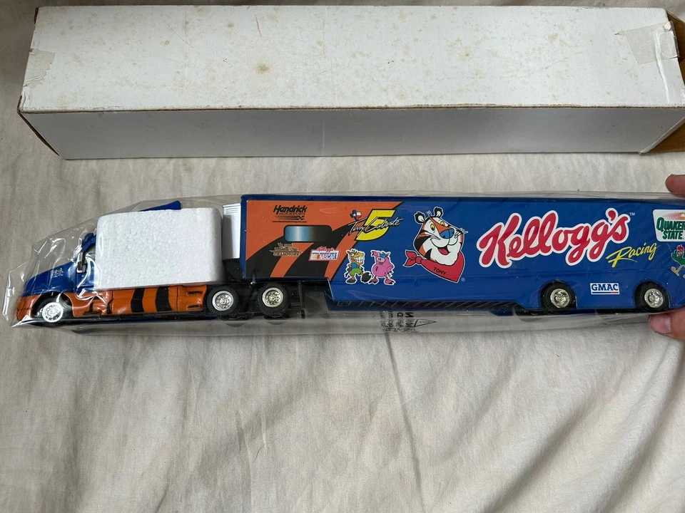 Semirremolque de carreras Kelloggs Tony Tiger Hendrick Motorsports #5 Terry Labonte nuevo Foto 4 de 4