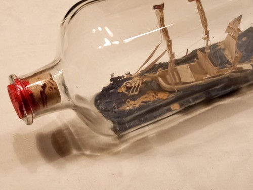 glass bottle with ship sailing ship at sea - Picture 14 of 16