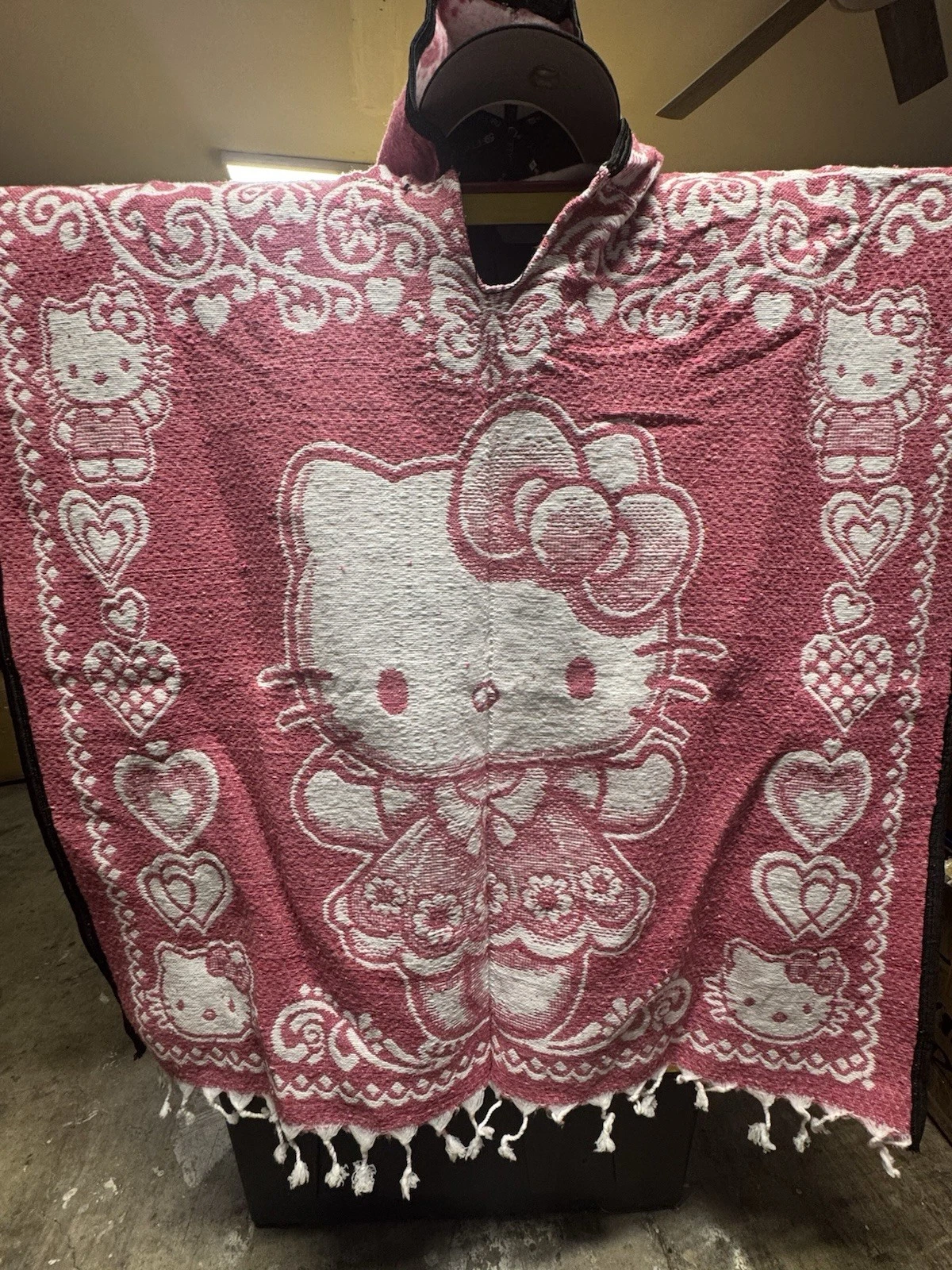 Gaban Poncho Sarape Hello Kitty New