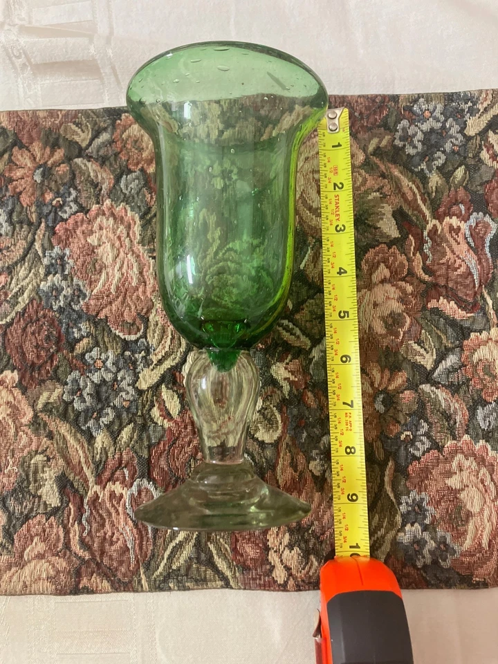 Gafas verdes sopladas a mano de 9,5" de alto (6) Foto 2 de 4