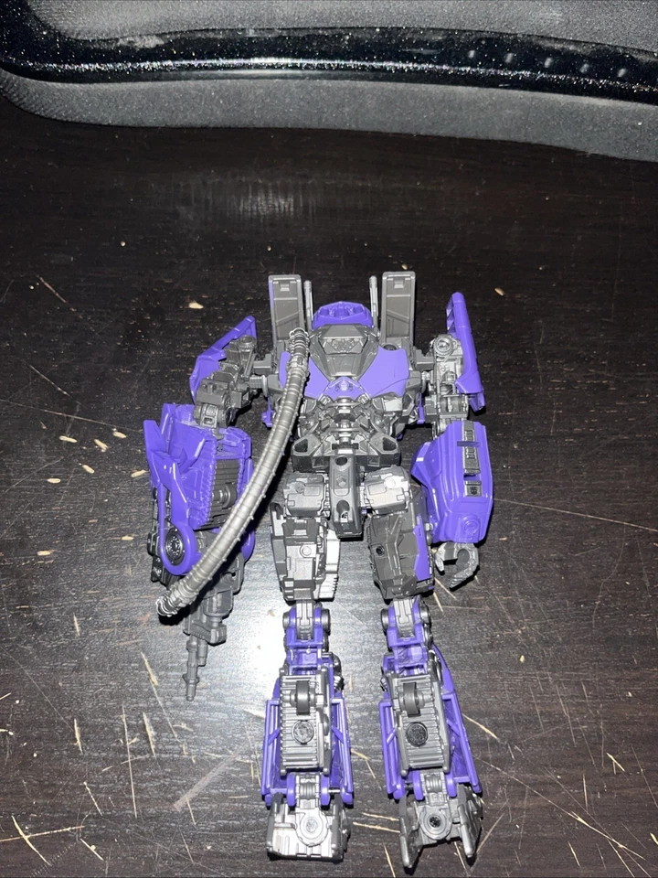 Figura de acción Transformers Studio Series 110 SHOCKWAVE Voyager Class Bumblebee Foto 2 de 2