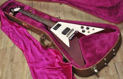 Gibson Flying V '67 Chelly Tracking number