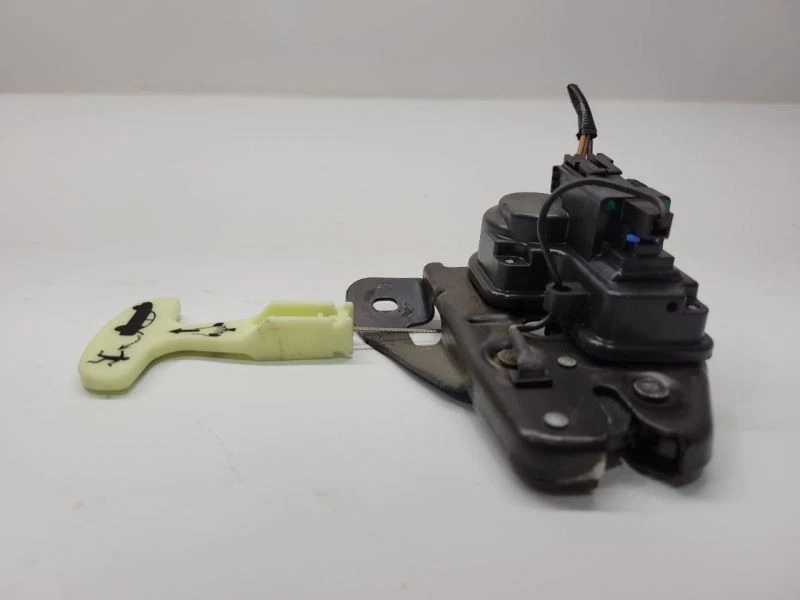 2013 13 Chrysler 200 TRUNK LATCH ACTUATOR - Image 3 of 4