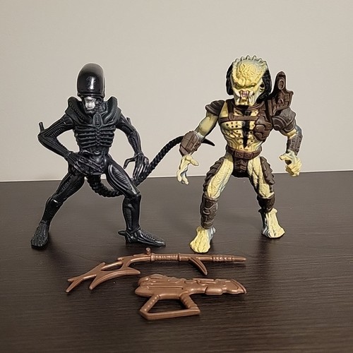 Predator Alien vs. Predator TWO-PACK Loose - Kenner 1993 Incomplete