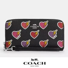 NWT ❤️ Coach Long Zip Around Wallet With Heart Bolt Print