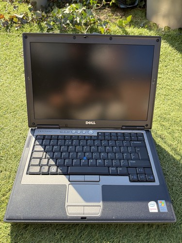 Retro Vintage Dell D630 Intel T7300 2.00GHz 2GB Ram 120GB HDD Windows 7 Pro - Picture 2 of 17