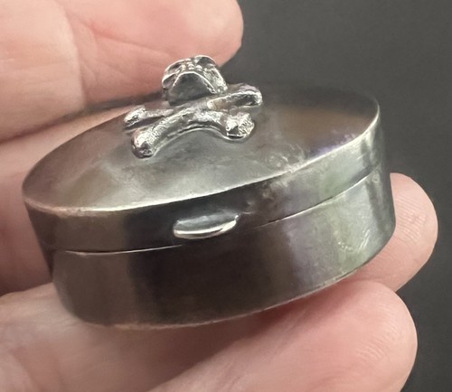 Vintage Sterling Silver Cross And Bones Skull Pill Box - Imagen 2 de 9