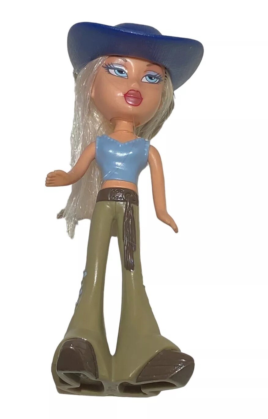 Lot Of 2 2003 McDonald’s Happy Meal Toy Bratz Dolls Chloe Blue Red Hat Cowgirl