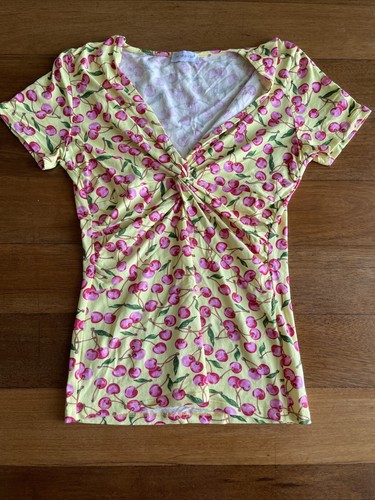 Korkor Made In Italy 🇮🇹 Top EUC Größe 42 Euro US Medium Kirschmuster Y2K - Bild 1 von 12