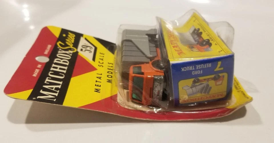 Vintage 1968 Matchbox Lesney Fred Bronner #7 Ford Refuse Truck Blister Card Rare - Image 3 of 4