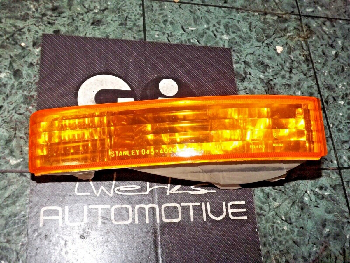 92-96 OEM USDM Honda Prelude BB4 front driver turn signal