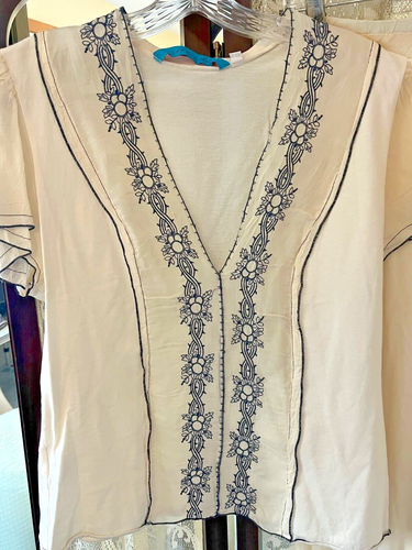 Vintage Johnny Was Embroidered White w/ Blue Skirt & 2 Tops Shirt Set Sze M/L - Picture 5 of 12