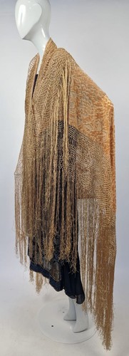 ROMANTIC ANTIQUE 1920’S FLORAL VOIDED SILK VELVET SHAWL W LONG FRINGE - Picture 6 of 8