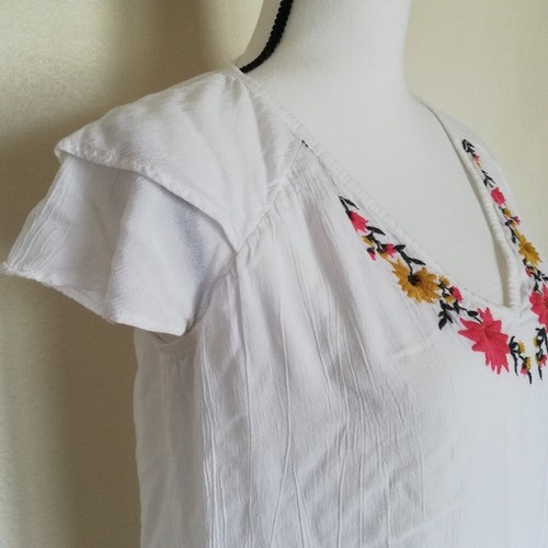 Old Navy Women's Size S Classic White Floral Embroidered V-Neck Blouse - Picture 5 of 11