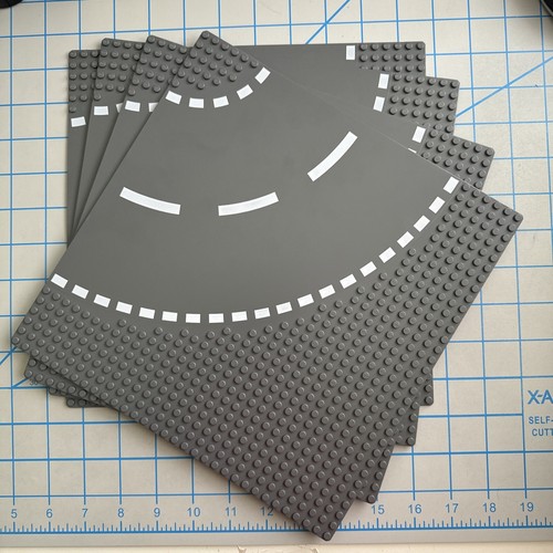 16x LEGO Road Street Baseplates Gray T Intersection Curve Crossing + Green Case - Picture 5 of 10