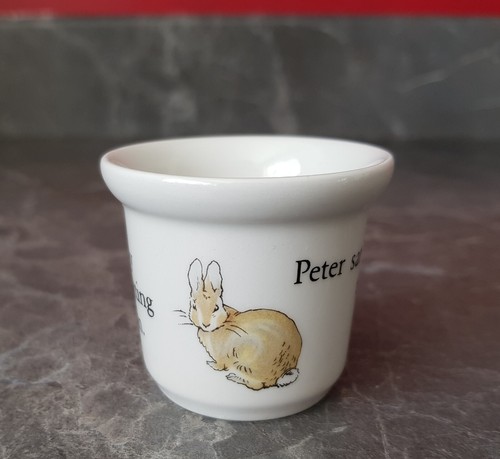 Vintage Wedgwood Peter Rabbit Egg Cup Beatrix Potter Made In England - Picture 2 of 13
