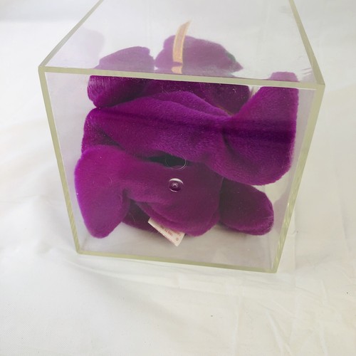 “Millenium" TY Beanie Baby In Display Case, RARE Millennium Bear MINT - Picture 6 of 9