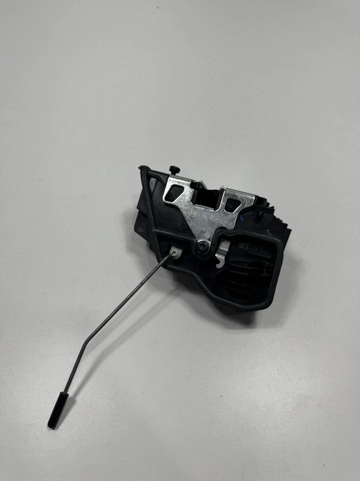 ✅12-18 BMW 320i 328i 335i 340i F30 PUERTA TRASERA DERECHA PESTILLO CERRADURA ACTUADOR OEM Foto 4 de 4