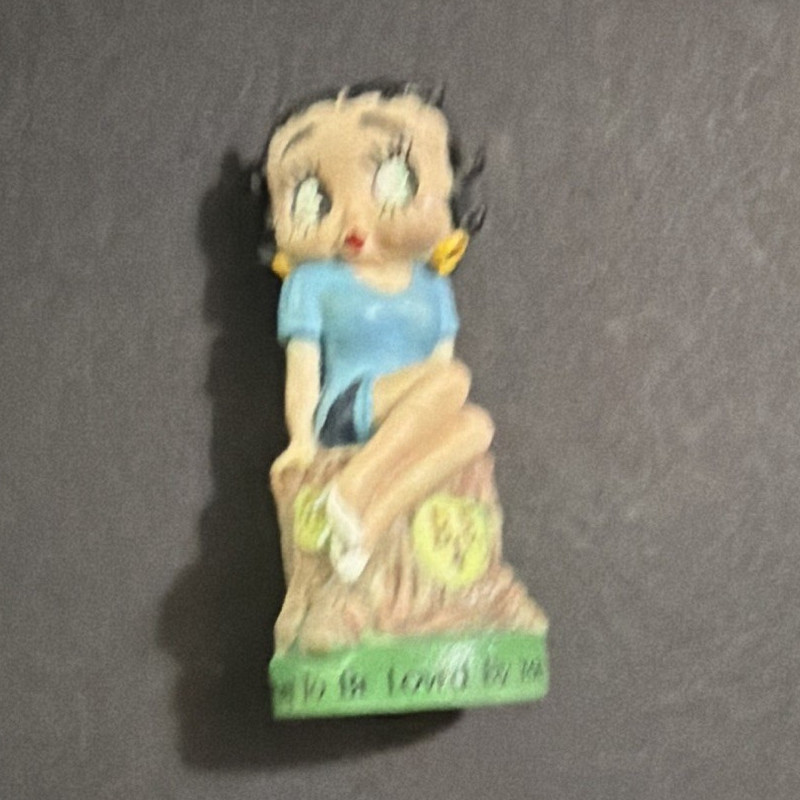 Betty Boop Resin Figurine Girl Sitting on Stump Blue Dress Multicolor Cartoon